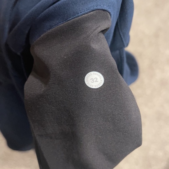 Lululemon  Commission Classic-Fit Pant 29"
Warpstreme Size 32 - Picture 11 of 12